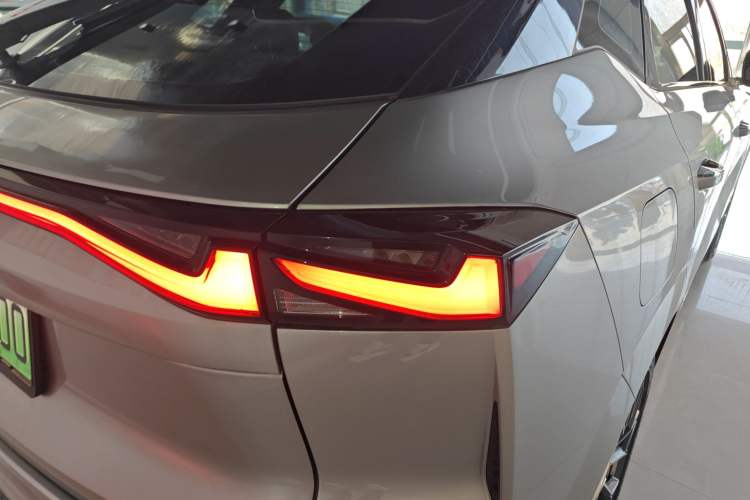 Used CHANGAN OSHAN Z6 New Energy 2023 ZhiDian iDD 150KM Flagship PLUS Smart Parking Edition Right Rear Taillight
