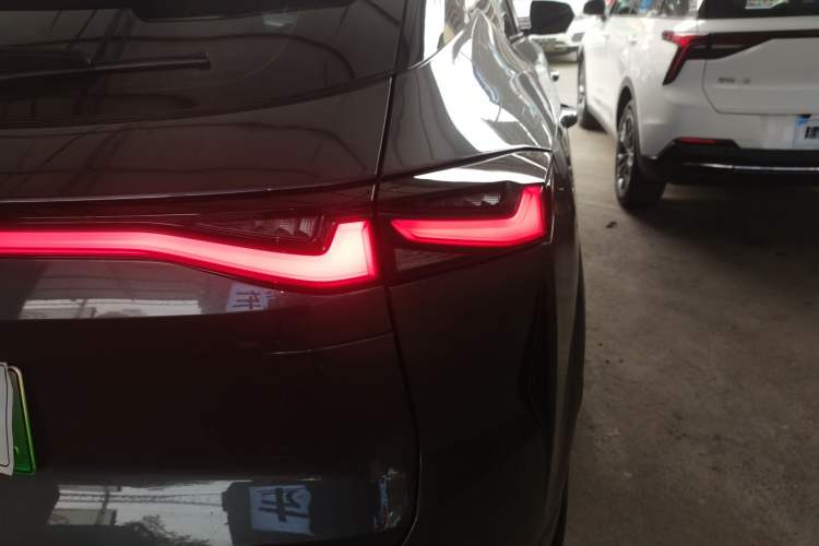 Used CHANGAN OSHAN Z6 New Energy 2023 ZhiDian iDD 150KM Flagship PLUS Right Rear Taillight