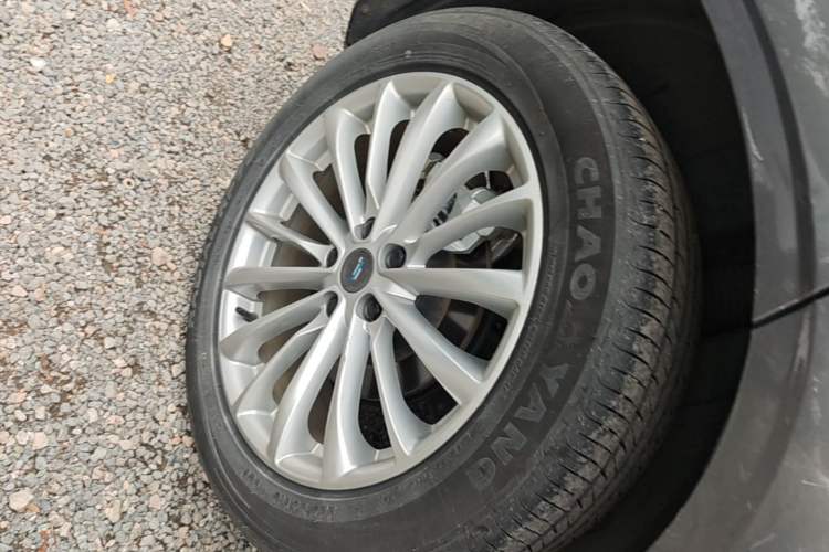 Used CHANGAN OSHAN Z6 New Energy 2023 ZhiDian iDD 150KM Flagship Model Right Rear Wheel Hub