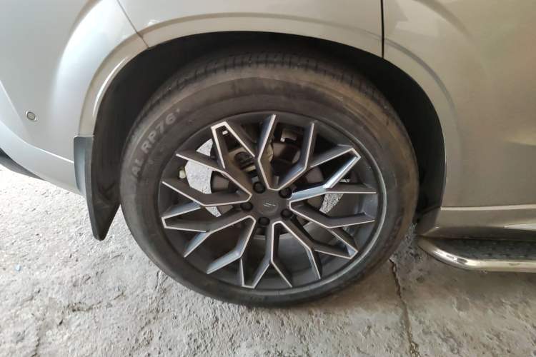 Used CHANGAN OSHAN Z6 New Energy 2023 ZhiDian iDD 150KM Flagship PLUS Smart Parking Edition Right Rear Wheel Hub