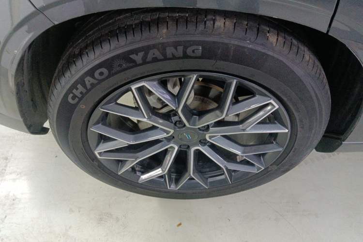 Used CHANGAN OSHAN Z6 New Energy 2023 ZhiDian iDD 150KM Flagship PLUS Right Rear Wheel Hub