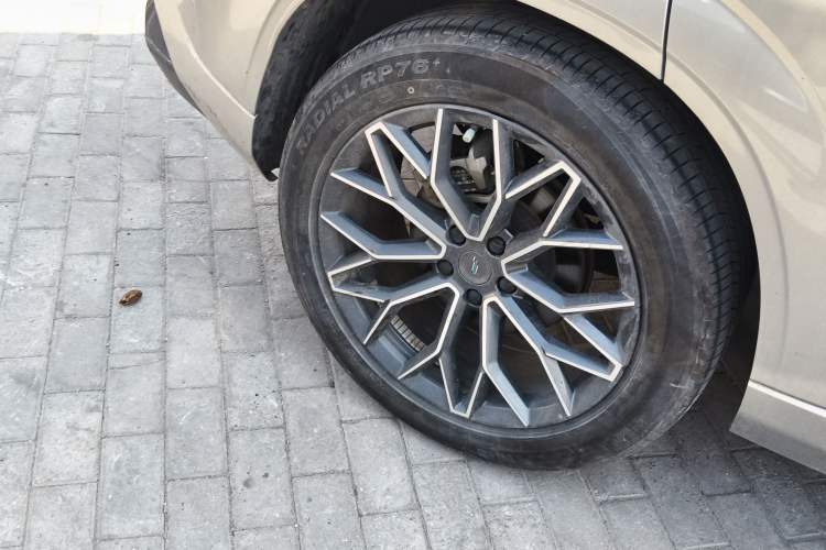 Used CHANGAN OSHAN Z6 New Energy 2023 ZhiDian iDD 150KM Flagship PLUS Right Rear Wheel Hub