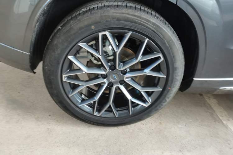 Used CHANGAN OSHAN Z6 New Energy 2023 ZhiDian iDD 150KM Flagship PLUS Right Rear Wheel Hub