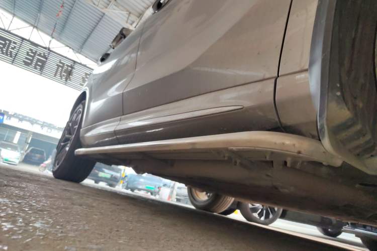 Used CHANGAN OSHAN Z6 New Energy 2023 ZhiDian iDD 150KM Flagship PLUS Smart Parking Edition Right Side Sill