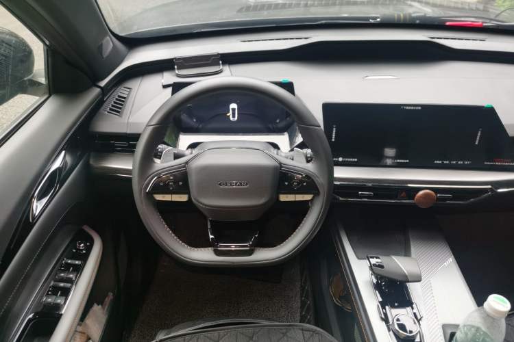 Used CHANGAN OSHAN Z6 New Energy 2023 ZhiDian iDD 150KM Flagship PLUS Smart Parking Edition Steering Wheel