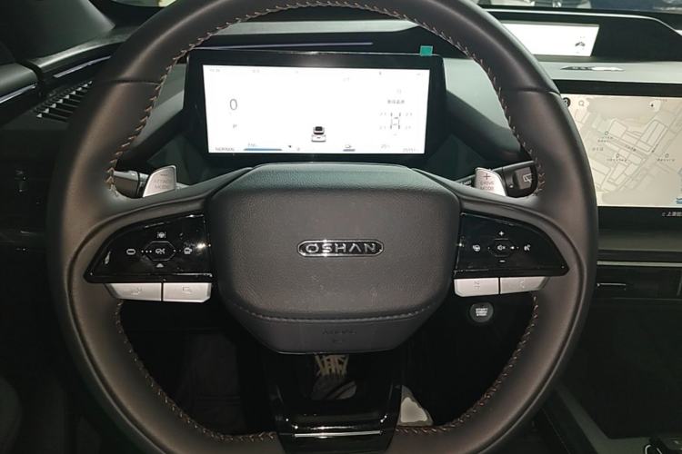 Used CHANGAN OSHAN Z6 New Energy 2023 ZhiDian iDD 150KM Flagship PLUS Smart Parking Edition Steering Wheel