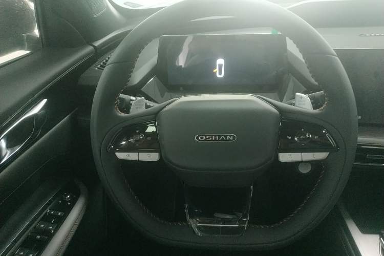 Used CHANGAN OSHAN Z6 New Energy 2023 ZhiDian iDD 150KM Flagship PLUS Smart Parking Edition Steering Wheel