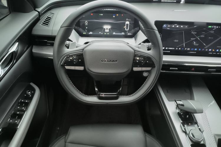 Used CHANGAN OSHAN Z6 New Energy 2023 ZhiDian iDD 150KM Flagship PLUS Smart Parking Edition Steering Wheel