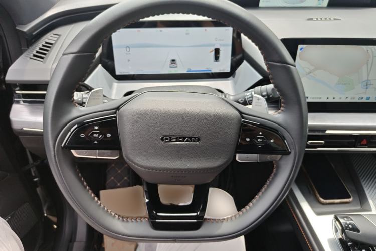 Used CHANGAN OSHAN Z6 New Energy 2023 ZhiDian iDD 150KM Flagship PLUS Smart Parking Edition Steering Wheel