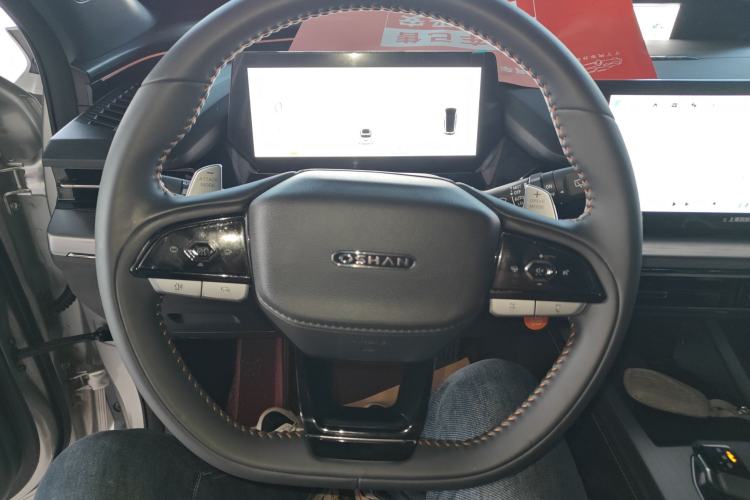 Used CHANGAN OSHAN Z6 New Energy 2023 ZhiDian iDD 150KM Flagship PLUS Smart Parking Edition Steering Wheel