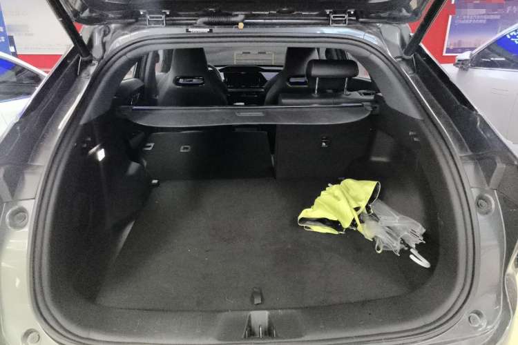Used CHANGAN OSHAN Z6 New Energy 2023 ZhiDian iDD 150KM Flagship PLUS Smart Parking Edition Trunk