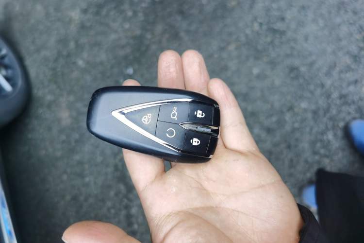 Used CHANGAN OSHAN Z6 New Energy 2023 ZhiDian iDD 150KM Flagship PLUS Smart Parking Edition Vehicle Key