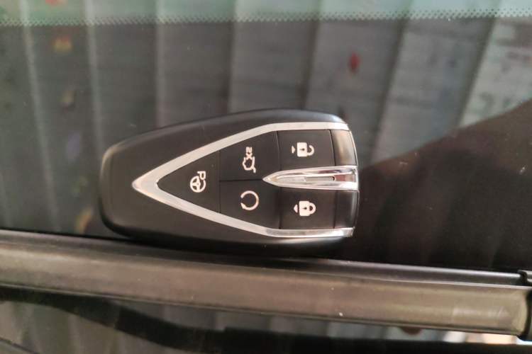 Used CHANGAN OSHAN Z6 New Energy 2023 ZhiDian iDD 150KM Flagship PLUS Smart Parking Edition Vehicle Key