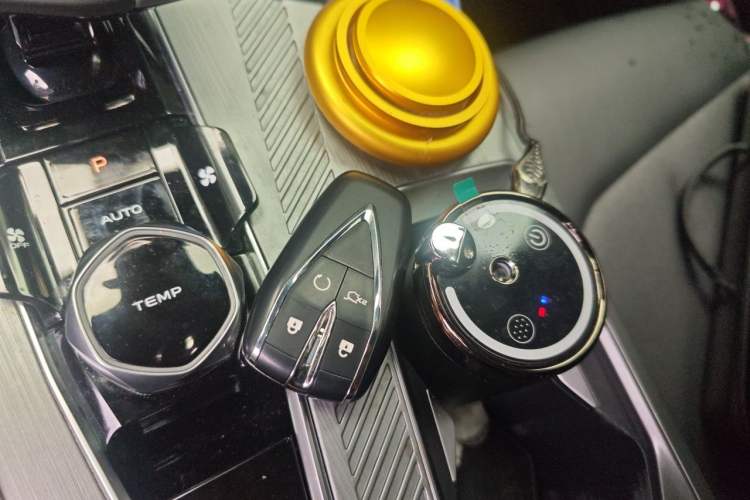 Used CHANGAN OSHAN Z6 New Energy 2023 ZhiDian iDD 150KM Flagship PLUS Vehicle Key