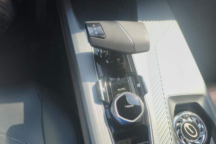 Used CHANGAN OSHAN Z6 New Energy 2023 ZhiDian iDD 150KM Flagship PLUS Gear Lever