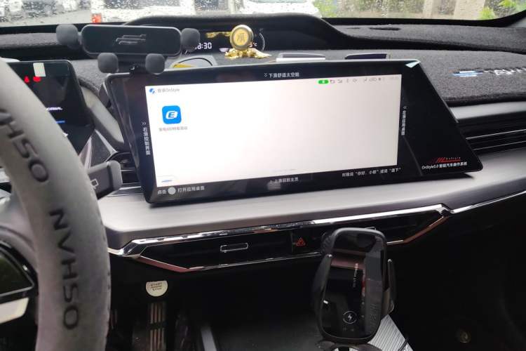 Used CHANGAN OSHAN Z6 New Energy 2023 ZhiDian iDD 150KM Flagship Model Audio And AC Panel