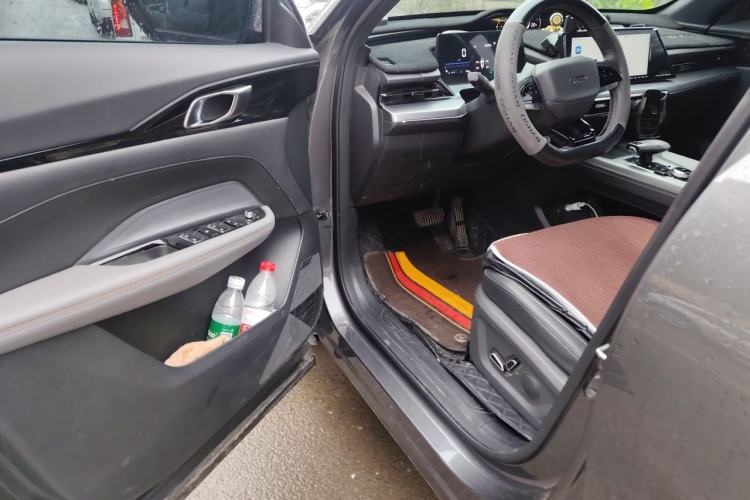 Used CHANGAN OSHAN Z6 New Energy 2023 ZhiDian iDD 150KM Flagship Model Driver Seat