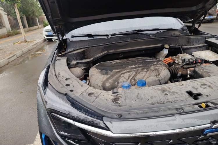 Used CHANGAN OSHAN Z6 New Energy 2023 ZhiDian iDD 150KM Flagship Model Engine Bay Right