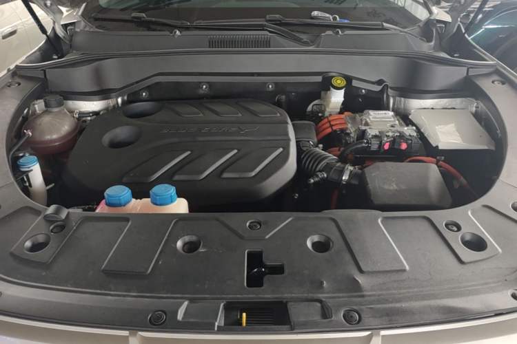 Used CHANGAN OSHAN Z6 New Energy 2023 ZhiDian iDD 150KM Flagship PLUS Engine Bay