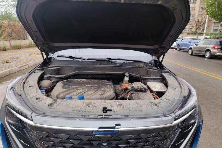 Used CHANGAN OSHAN Z6 New Energy 2023 ZhiDian iDD 150KM Flagship Model Engine Bay