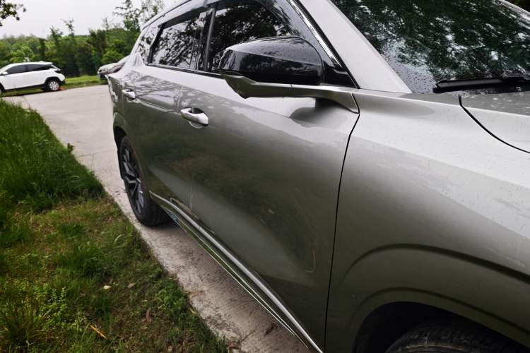Used CHANGAN OSHAN Z6 New Energy 2023 ZhiDian iDD 150KM Flagship PLUS Smart Parking Edition Exterior 2