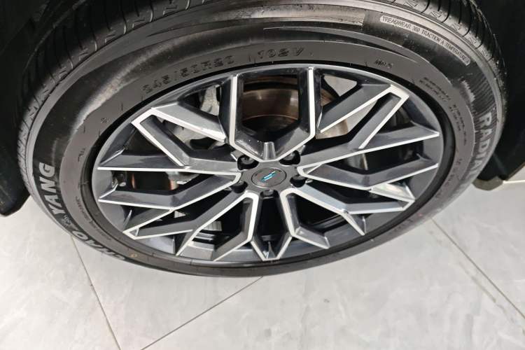 Used CHANGAN OSHAN Z6 New Energy 2023 ZhiDian iDD 150KM Flagship PLUS Smart Parking Edition Exterior 3