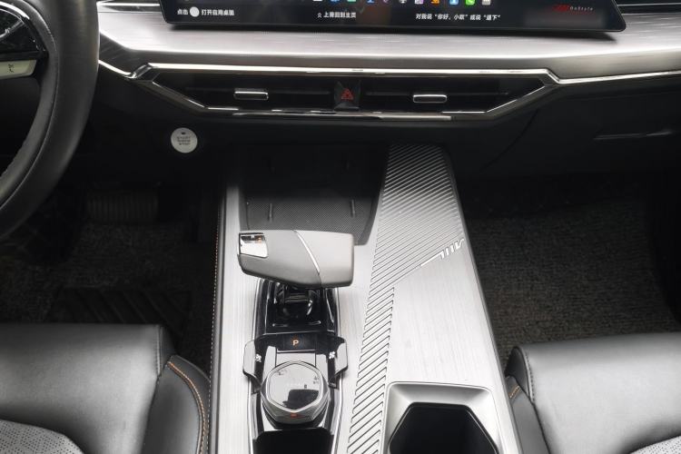 Used CHANGAN OSHAN Z6 New Energy 2023 ZhiDian iDD 150KM Flagship PLUS Smart Parking Edition Gear Lever