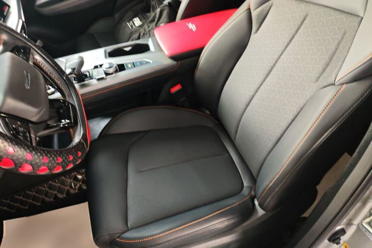 Used CHANGAN OSHAN Z6 New Energy 2023 ZhiDian iDD 150KM Flagship PLUS Smart Parking Edition Left Front Seat
