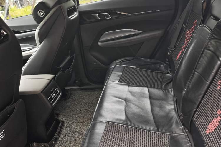 Used CHANGAN OSHAN Z6 New Energy 2023 ZhiDian iDD 150KM Flagship PLUS Smart Parking Edition Left Rear Seat
