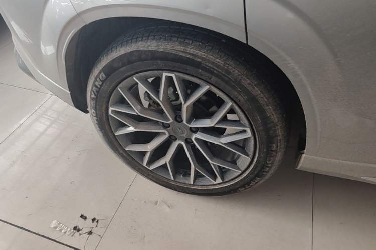 Used CHANGAN OSHAN Z6 New Energy 2023 ZhiDian iDD 150KM Flagship PLUS Right Rear Wheel Hub