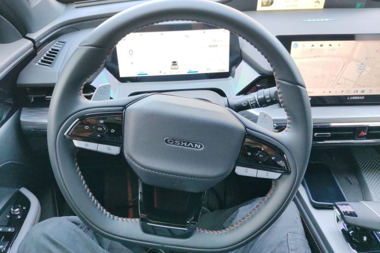 Used CHANGAN OSHAN Z6 New Energy 2023 ZhiDian iDD 150KM Flagship PLUS Smart Parking Edition Steering Wheel