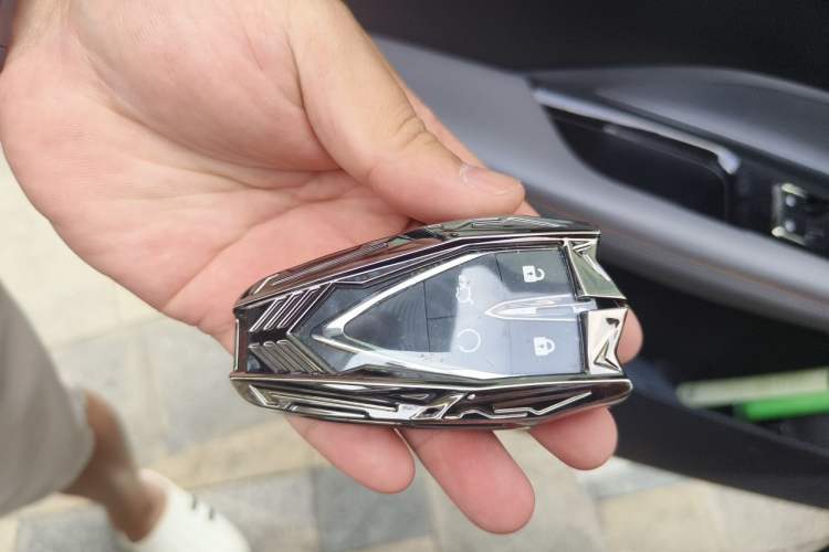 Used CHANGAN OSHAN Z6 New Energy 2023 ZhiDian iDD 150KM Flagship PLUS Vehicle Key