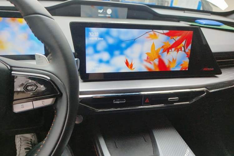 Used CHANGAN OSHAN Z6 New Energy 2023 ZhiDian iDD 150KM Flagship PLUS Smart Parking Edition Audio And AC Panel