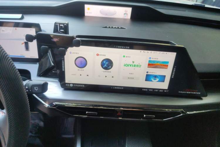 Used CHANGAN OSHAN Z6 New Energy 2023 ZhiDian iDD 150KM Flagship PLUS Smart Parking Edition Audio And AC Panel
