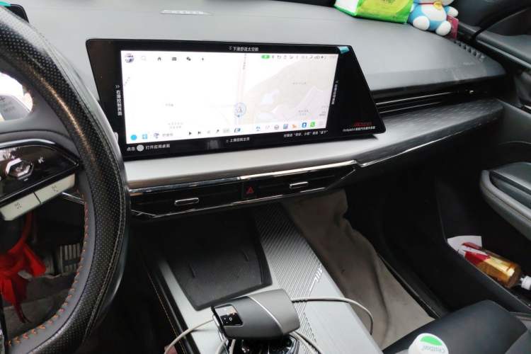 Used CHANGAN OSHAN Z6 New Energy 2023 ZhiDian iDD 150KM Flagship PLUS Smart Parking Edition Audio And AC Panel