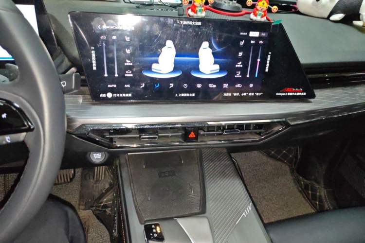 Used CHANGAN OSHAN Z6 New Energy 2023 ZhiDian iDD 150KM Flagship PLUS Audio And AC Panel