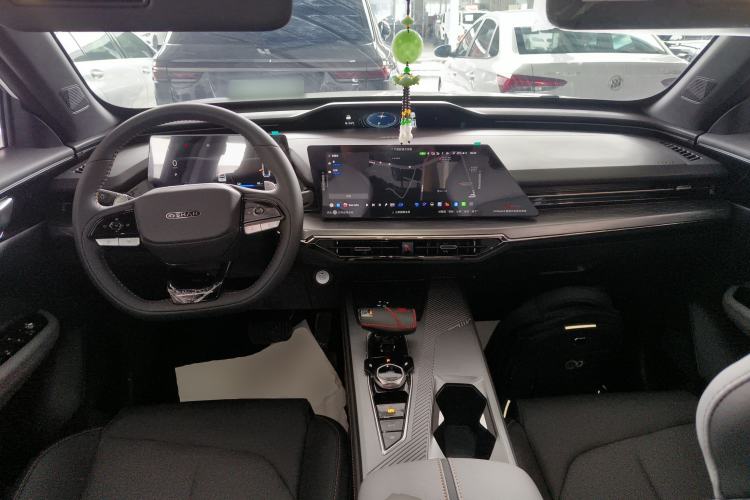 Used CHANGAN OSHAN Z6 New Energy 2023 ZhiDian iDD 150KM Flagship PLUS Smart Parking Edition Center Console