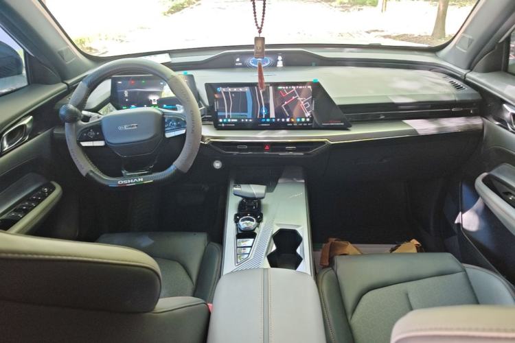 Used CHANGAN OSHAN Z6 New Energy 2023 ZhiDian iDD 150KM Flagship PLUS Center Console