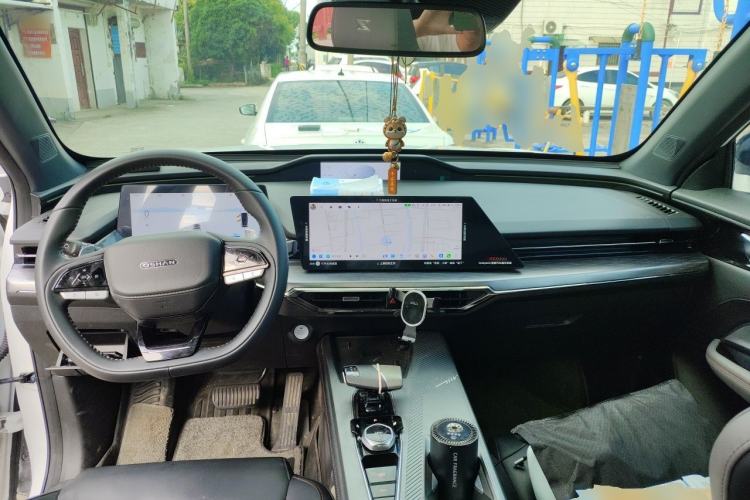 Used CHANGAN OSHAN Z6 New Energy 2023 ZhiDian iDD 150KM Flagship PLUS Smart Parking Edition Center Console