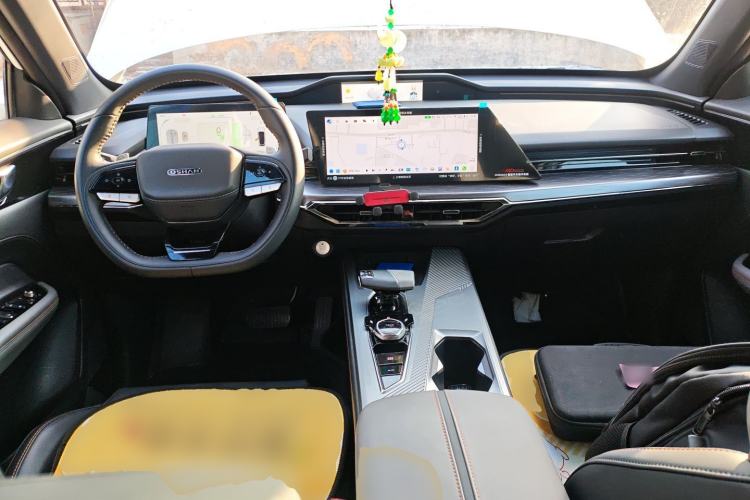 Used CHANGAN OSHAN Z6 New Energy 2023 ZhiDian iDD 150KM Flagship PLUS Center Console