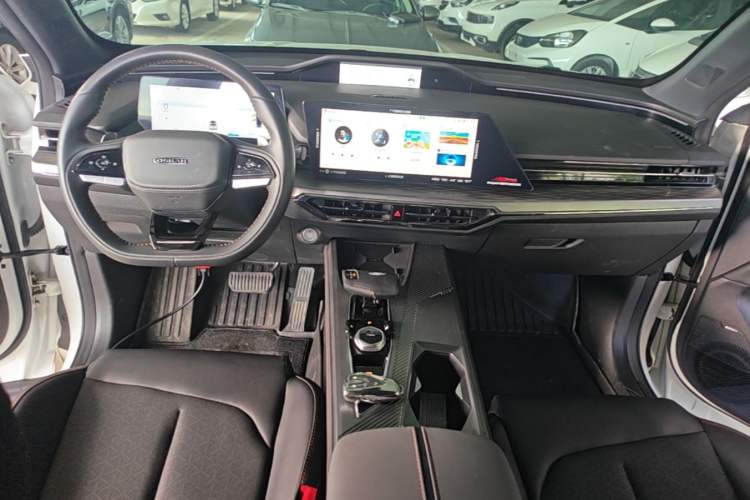 Used CHANGAN OSHAN Z6 New Energy 2023 ZhiDian iDD 150KM Flagship PLUS Smart Parking Edition Center Console