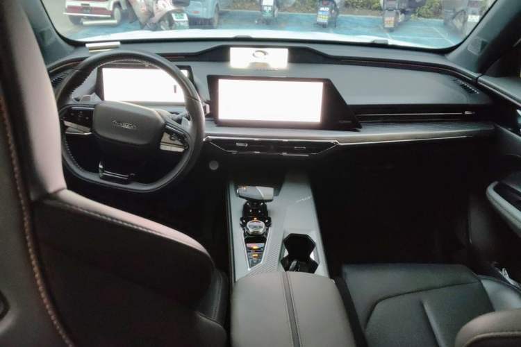 Used CHANGAN OSHAN Z6 New Energy 2023 ZhiDian iDD 150KM Flagship PLUS Center Console