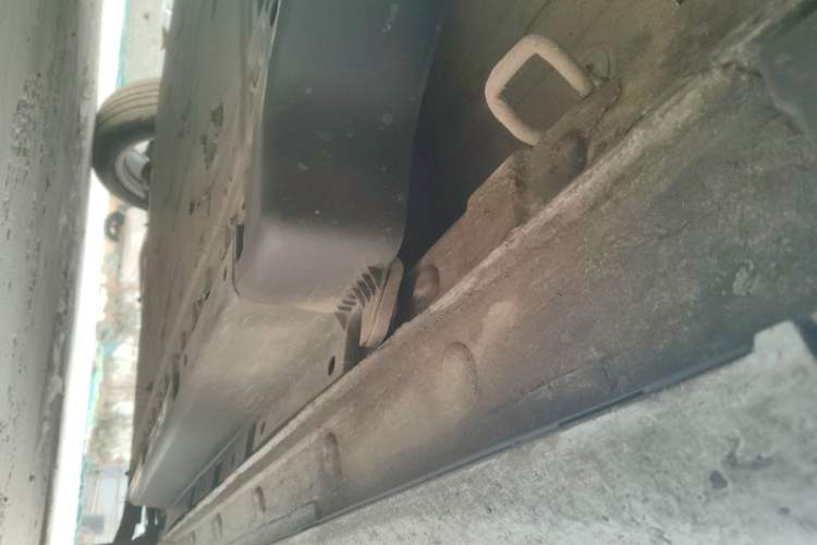 Used CHANGAN OSHAN Z6 New Energy 2023 ZhiDian iDD 150KM Flagship Model Chassis Front Left