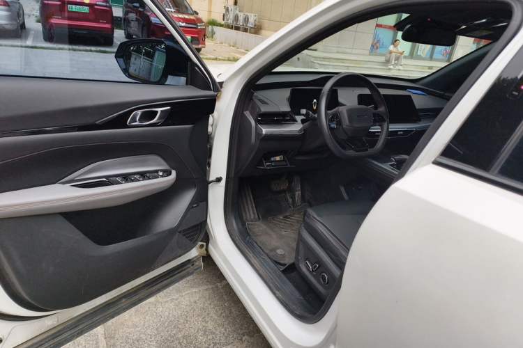Used CHANGAN OSHAN Z6 New Energy 2023 ZhiDian iDD 150KM Flagship PLUS Smart Parking Edition Driver Seat