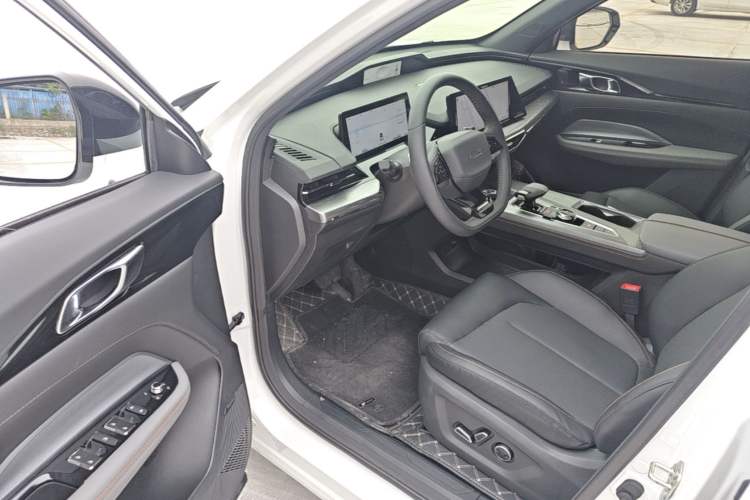 Used CHANGAN OSHAN Z6 New Energy 2023 ZhiDian iDD 150KM Flagship PLUS Smart Parking Edition Driver Seat
