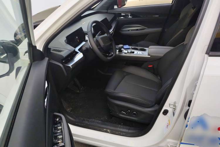 Used CHANGAN OSHAN Z6 New Energy 2023 ZhiDian iDD 150KM Flagship PLUS Smart Parking Edition Driver Seat