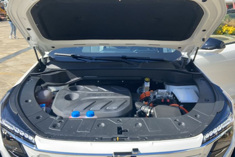 Used CHANGAN OSHAN Z6 New Energy 2023 ZhiDian iDD 150KM Flagship PLUS Smart Parking Edition Engine Bay