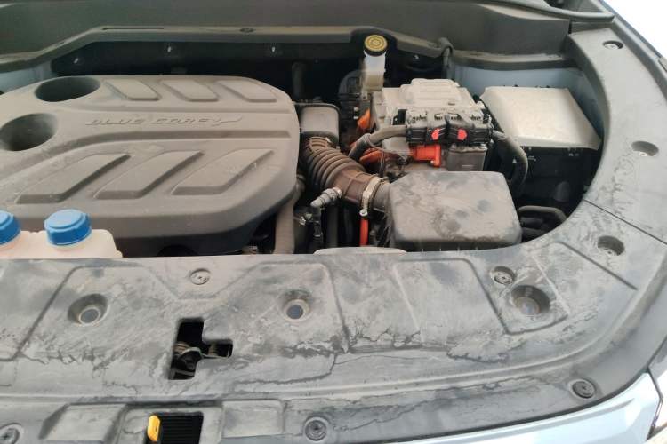 Used CHANGAN OSHAN Z6 New Energy 2023 ZhiDian iDD 150KM Flagship Model Engine Bay Left