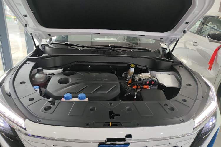 Used CHANGAN OSHAN Z6 New Energy 2023 ZhiDian iDD 150KM Flagship PLUS Engine Bay