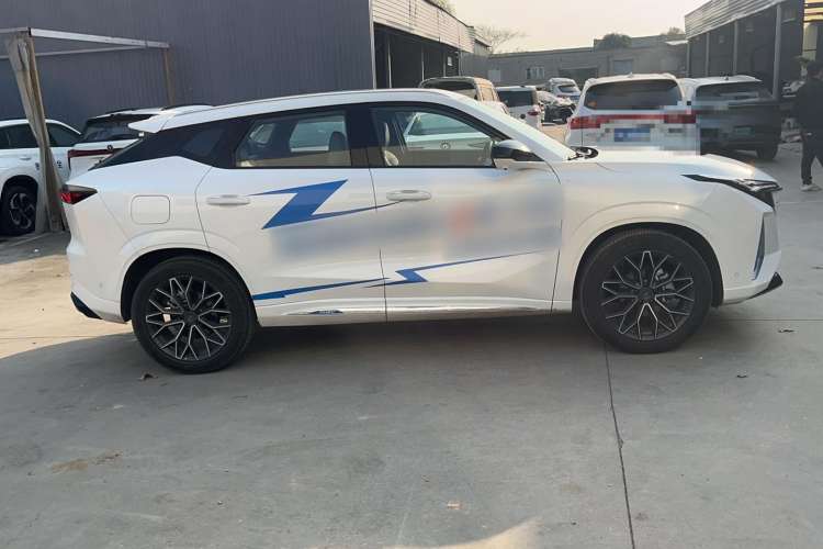 Used CHANGAN OSHAN Z6 New Energy 2023 ZhiDian iDD 150KM Flagship PLUS Smart Parking Edition Exterior 2